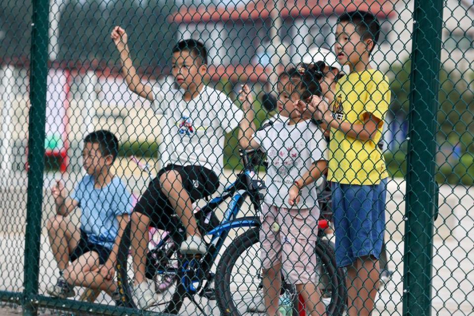 com, om, 乡首届 com, om, 乡首届