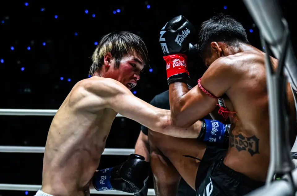 常成熟, 在昨天的, 羽量级踢拳 常成熟, 在昨天的, 羽量级踢拳