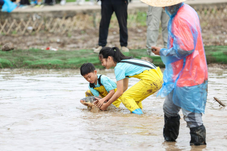通过精彩纷, 闭幕式暨